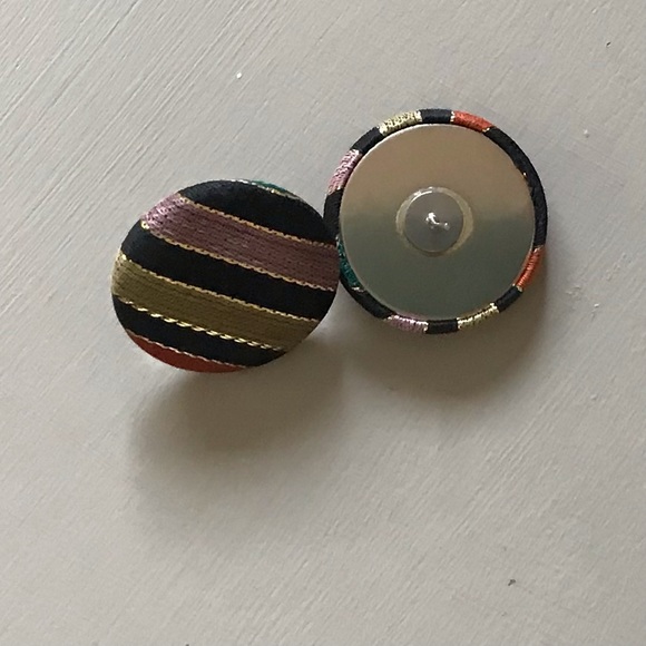 Vintage Round Button Striped Cloth Tapestry Retro Post Back Pierced Earrings - Picture 2 of 4